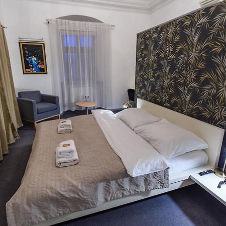 Hotel Villa Necas Zilina Bagian luar foto