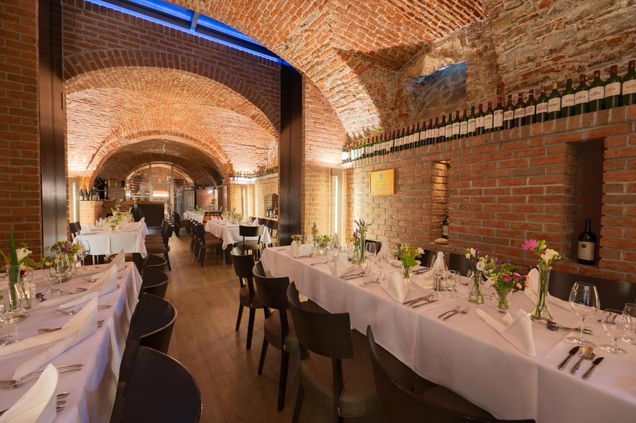 Hotel Villa Necas Zilina Bagian luar foto