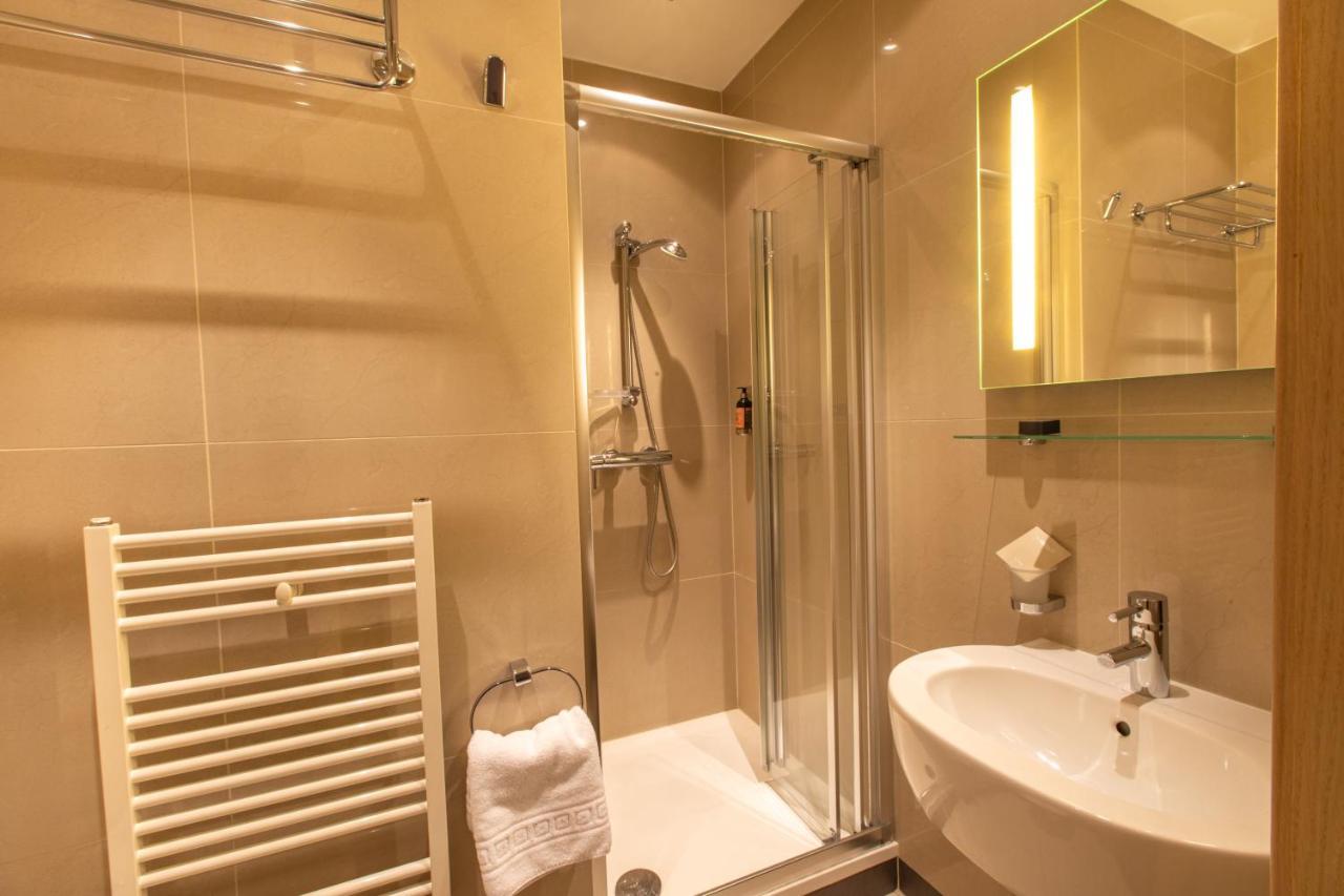 Hotel Villa Necas Zilina Bagian luar foto