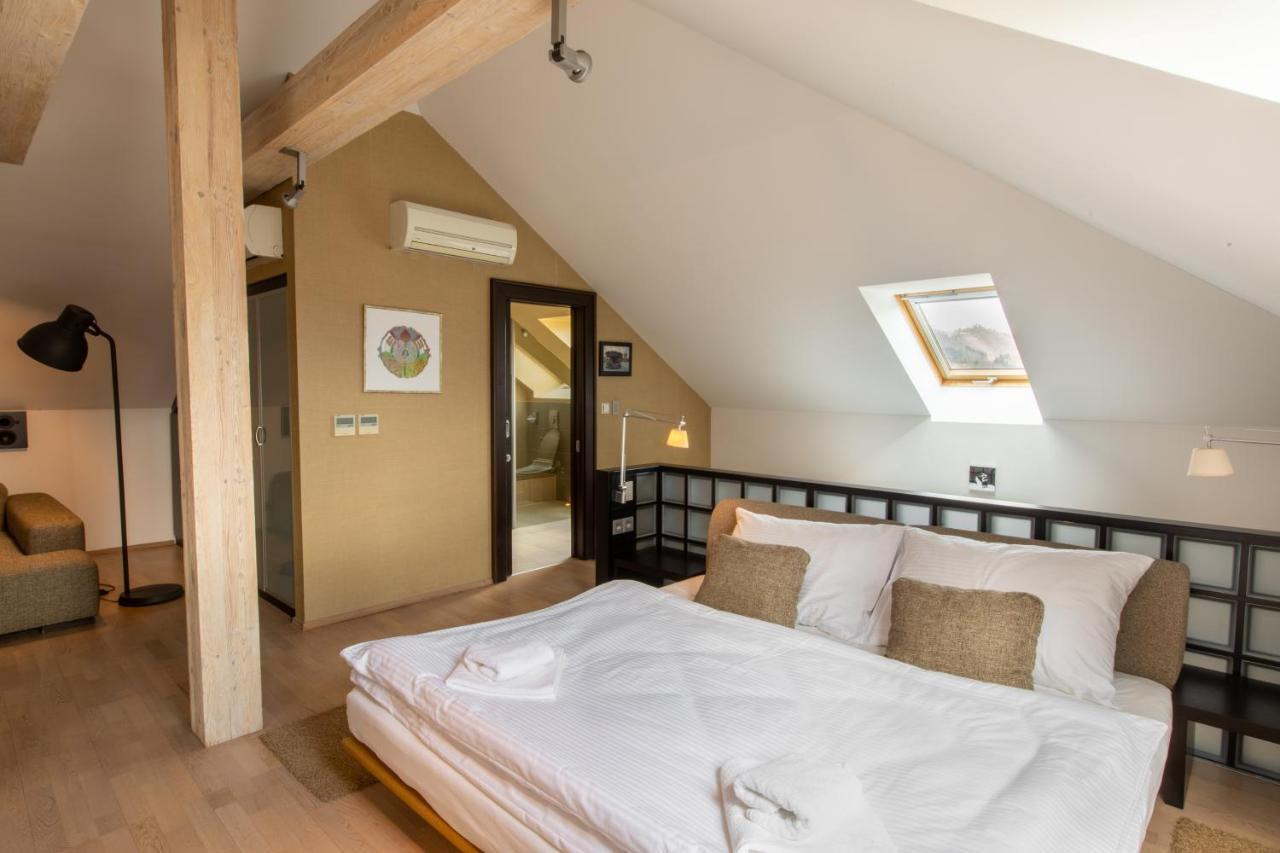 Hotel Villa Necas Zilina Bagian luar foto