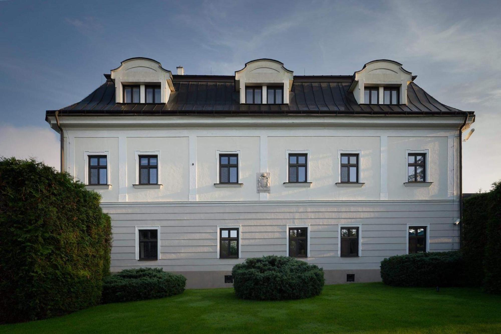 Hotel Villa Necas Zilina Bagian luar foto