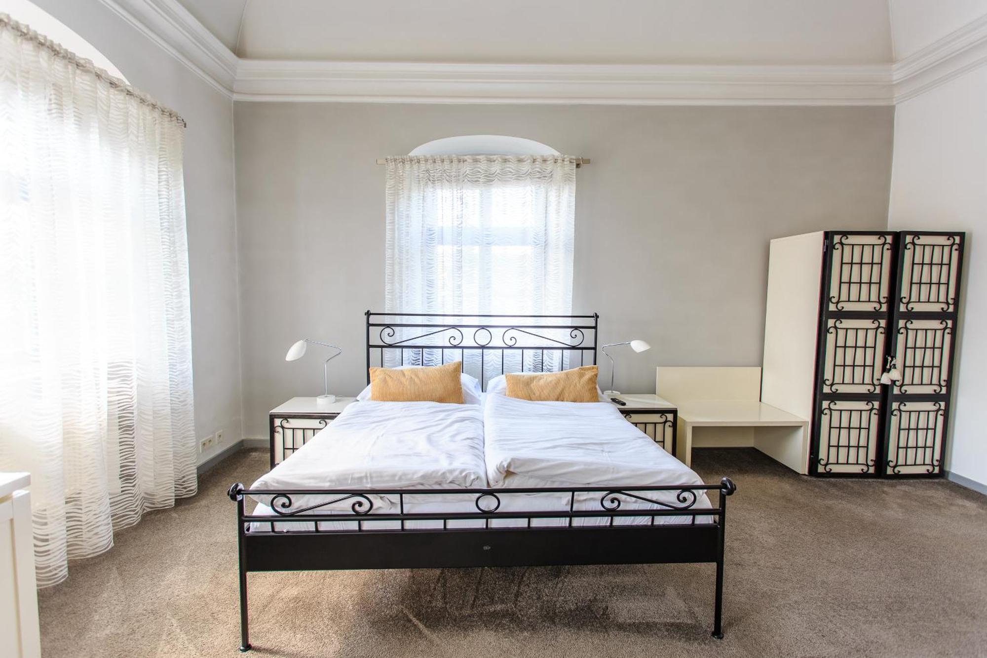 Hotel Villa Necas Zilina Bagian luar foto