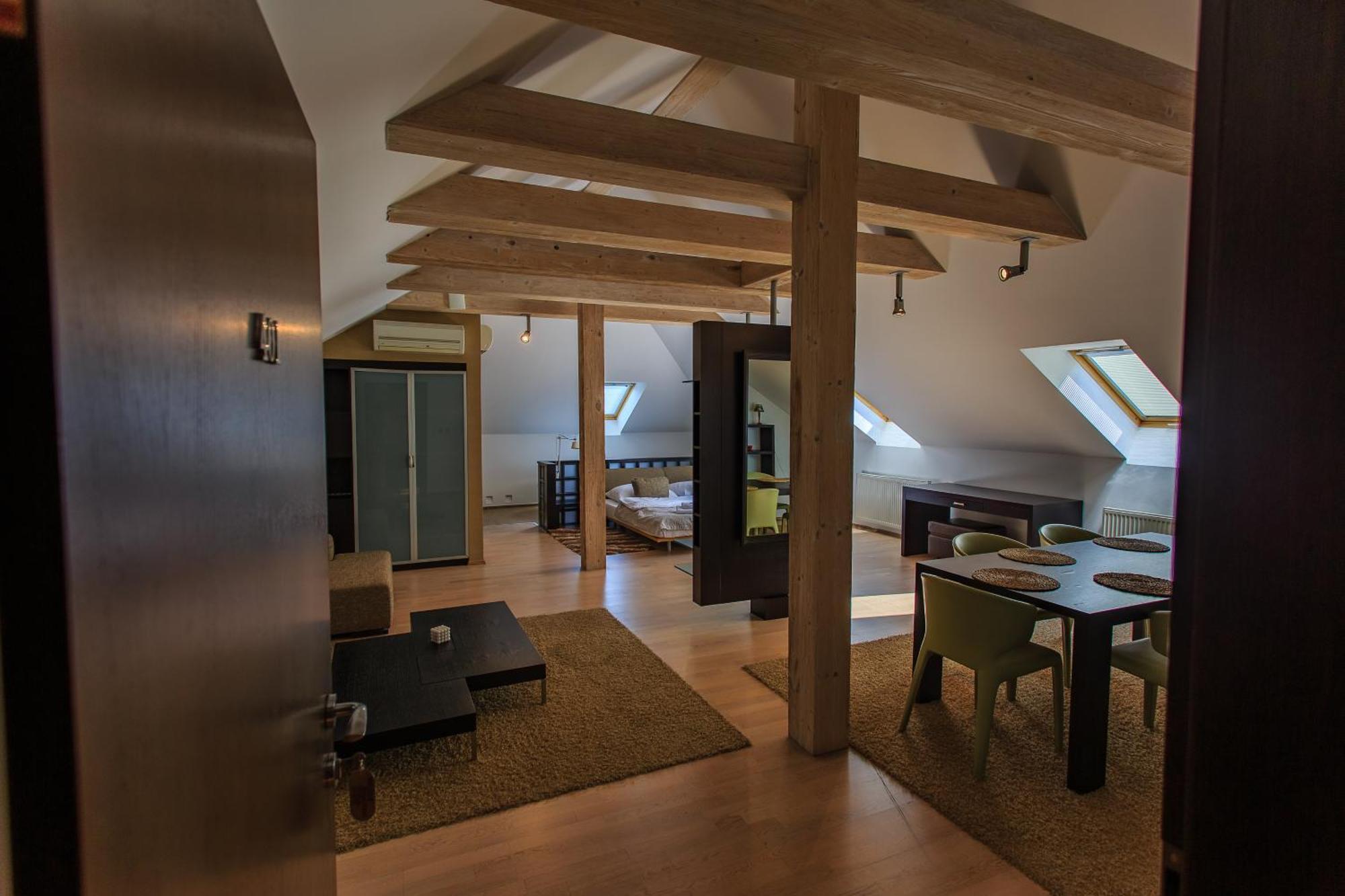 Hotel Villa Necas Zilina Bagian luar foto